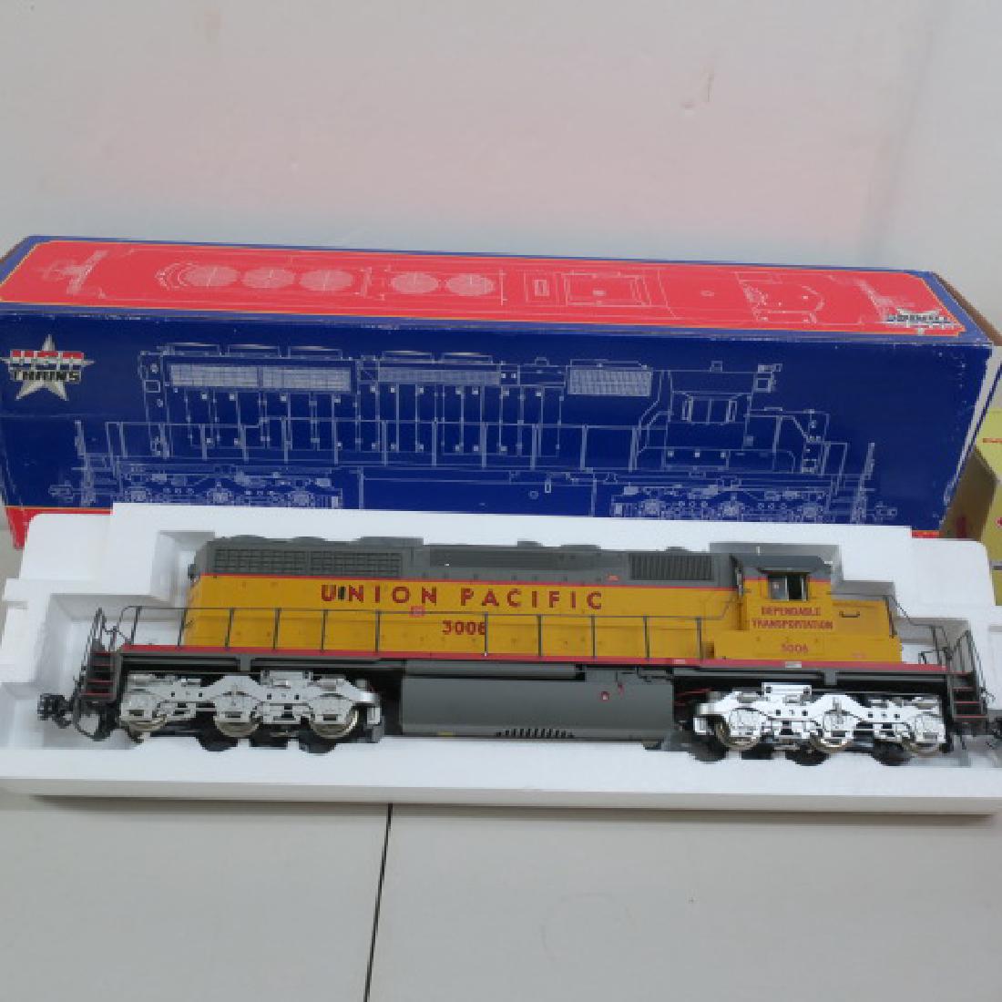 USA TRAINS R22302 UNION PACIFIC SD40-2 LOCOMOTIVE: (1 of 4)