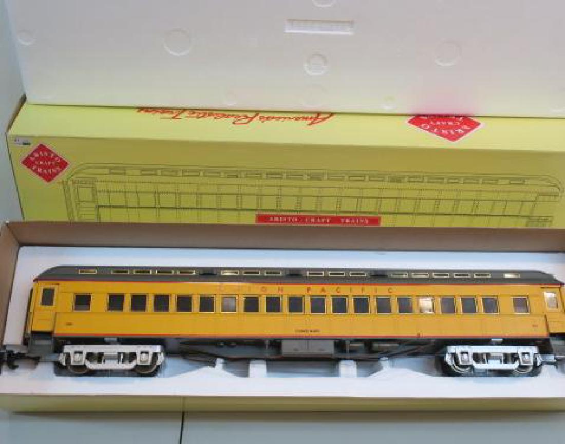 ARISTOCRAFT TRAINS ART 31508, UP HWT PASSENGER CAR: (1 of 3)