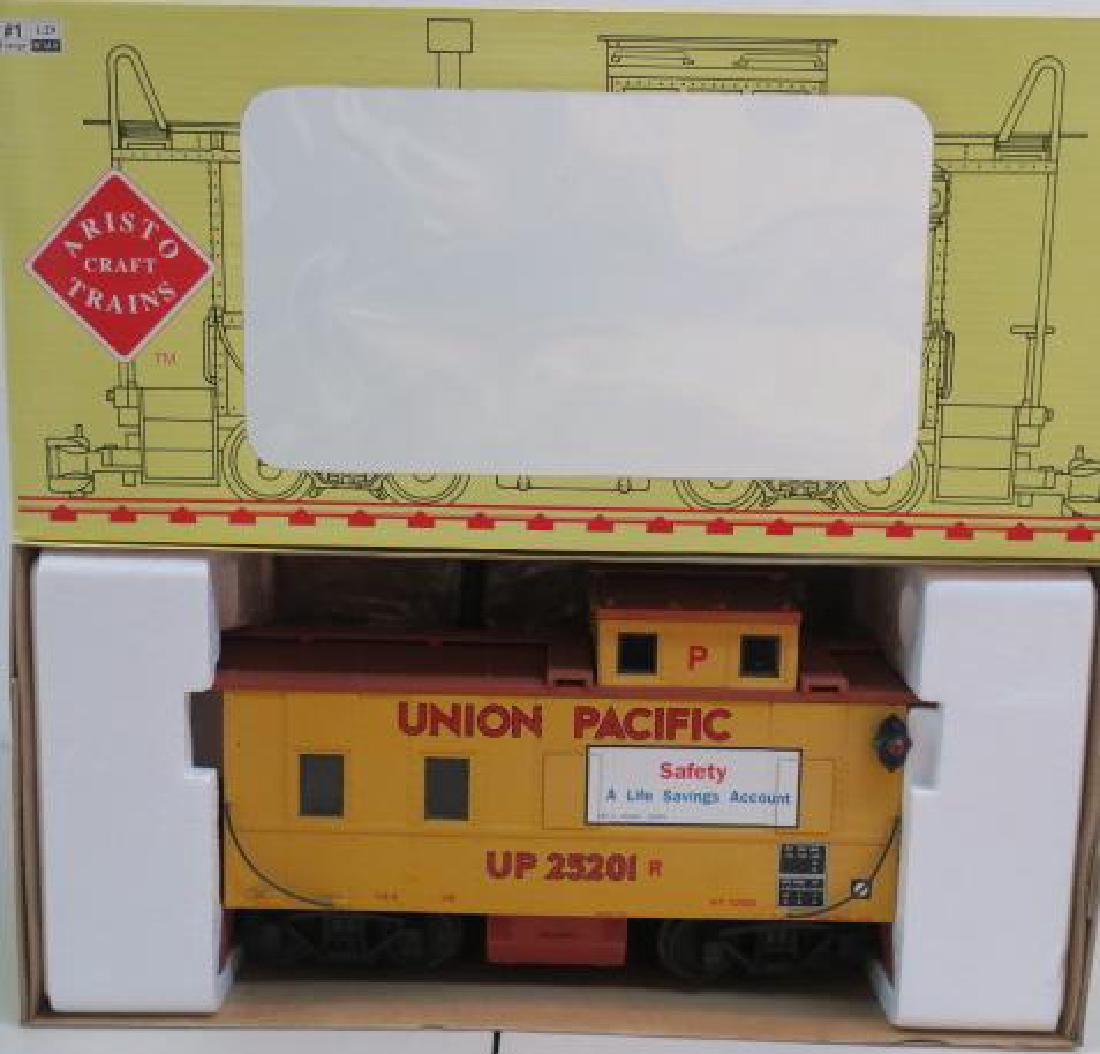 ARISTOCRAFT TRAINS ART 42113 UP STEEL LONG CABOOSE: (1 of 3)