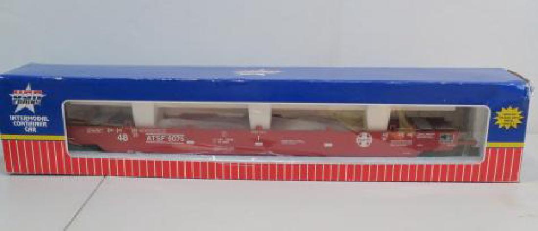 USA TRAINS R17109, ATSF INTERMODAL CONTAINER CAR: (1 of 4)