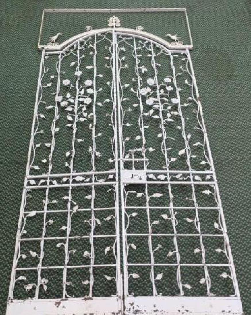 Gate from Residence of PLACIDO DOMINGO NY HOTEL: (1 of 5)