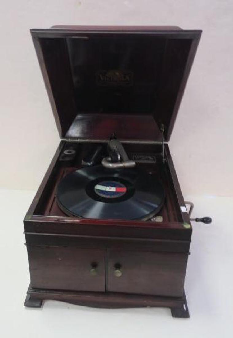Table Top Victor Talking Machine: (1 of 6)