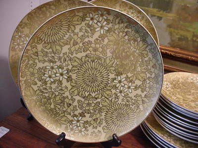 4A: Dorothy C Thorpe Dinnerware: