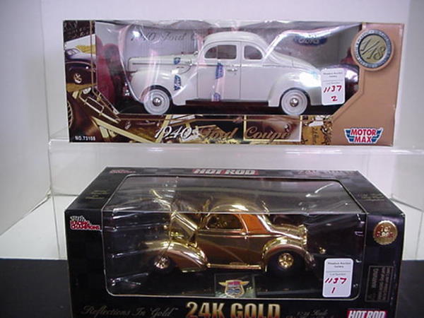 2 Diecast Metal 1/18 Scale Model Cars: 2 Diecast Metal 1/18 Scale Model Cars: Racing Champions 24K Gold Hot Rod and Motor Max 1940 Ford Coupe Collectors Edition. Opening Hood, Detailed Engine & Interior. Mint in Box.