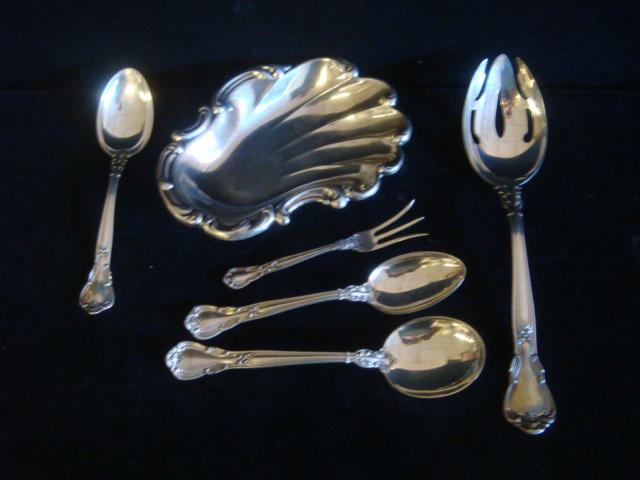 GORHAM Sterling "Chantilly" 5 Pc Flatware and Bowl:: GORHAM Sterling "Chantilly" 5 Pc Flatware and Bowl: Chantilly Includes Two Teaspoons, Cream Soup Spoon, Lemon Fork and Pierced Tablespoon. "Strasbourg" Shell Shaped Bowl is 5 5/8" X 4 1/2". 8.5 Oz or 