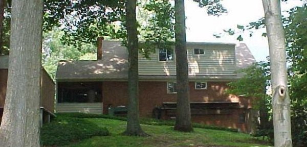 5 Bedroom Home in Springfield Virginia on Large Wo - 2