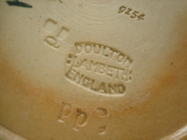 Striking Pair of ROYAL DOULTON LAMBETH Vases - 3