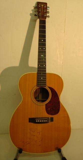 CF MARTIN Acoustic Signed JULIAN LENNON Guitar