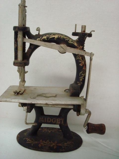 MIDGET Antique Girls Sewing Machine - 3