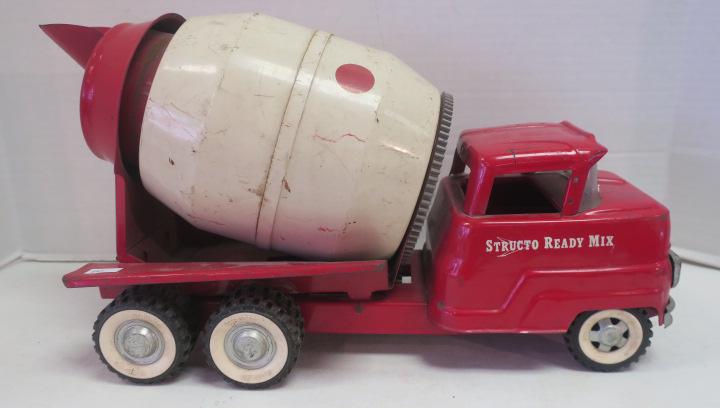 STRUCTO 1960 Ready Mix Cement Mixer Truck:: STRUCTO 1960 Ready Mix Cement Mixer Truck: Pressed Steel Body, Played with but not Damaged. White Mixer Raises & Wipers Move. (100-200)
