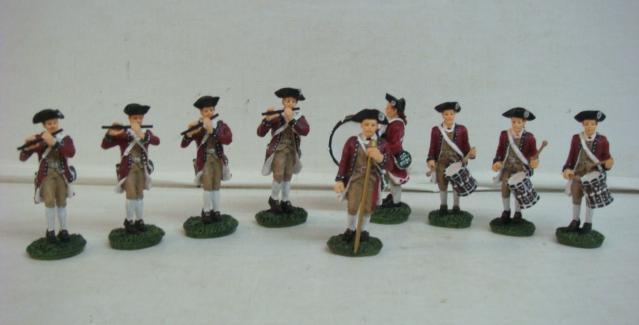 LANG & WISE 8 Piece COLONIAL FIFE and DRUM CORPS:: LANG & WISE 8 Piece COLONIAL FIFE and DRUM CORPS: Hand painted 54 mm (1:32 Scale) Includes Drum Major, Four Pipers, Two Drummers and Base Drummer. Made for COLONIAL WILLIAMSBURG in Plastic, Excellent