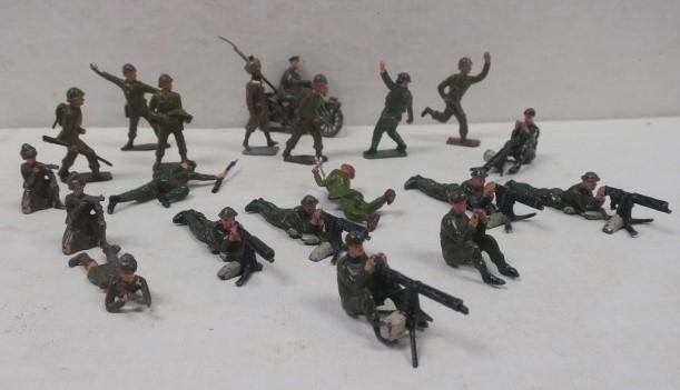 19 Handpainted British 1/32 Scale World War I Soldiers:: 19 Handpainted British 1/32 Scale World War I Soldiers: Machine Gunners Motorcycle Dispatch Rider, Sikh Soldier, Grenade Throwers, Wire Cutters, Crawling Shooting Etc. (100-250)