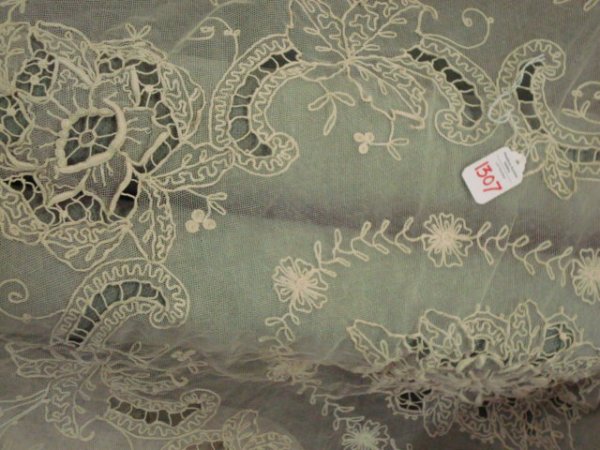 Antique French Lace Full Size Bed Cover: - 2