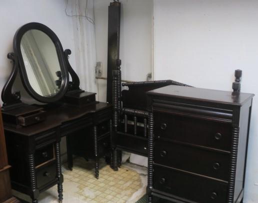 GOOD FURNITURE; Bed, Vanity, Four Drawer Dresser:: GOOD FURNITURE COMPANY; Bed, Vanity, Four Drawer Dresser: Jenny Lind Style Chest with Secret Drawer. Ring Turned Side Columns. 44" x 31 1/2" x 18". Matching Full Bed and Vanity with Oval Mirror. Age W