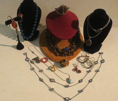 Medley of Women's Costume Jewelry:: Medley of Women's Costume Jewelry: Amber Ring, Bracelet, Pendant Necklace, Frog Fetish Initialed R., Sgn'd Oscar De La Renta Leaf Earrings, Acorn Lapel Pin, 36" Rhinestone Chain Necklace, Beaded Wire 