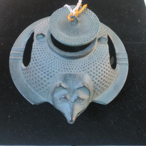Japanese Chamaga Style Cast Iron Ashtray with Holder: (1 of 3)
