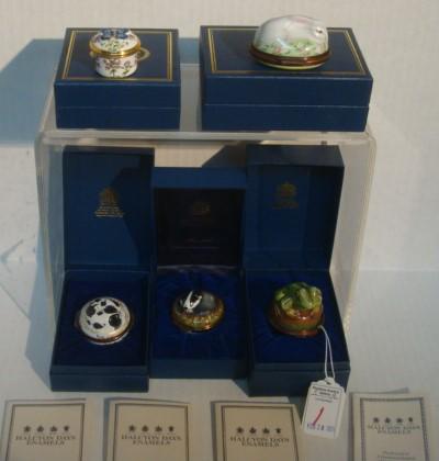 Five HALCYON DAYS Animal Themed Trinket Boxes:: Five HALCYON DAYS Animal Themed Trinket Boxes: Hand Painted Enamel Boxes Includes Badger, Butterfly and Spaniel. Rabbit and Frog Boxes have Scenes on Bottoms and Interiors. Original Velvet Lined Blue 