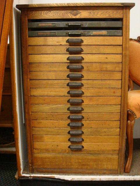 439: HAMILTON MGF Oak 16 Drawer Printers Cabinet W/Lett - 439: HAMILTON MGF Oak 16 Drawer Printers Cabinet W/Lett