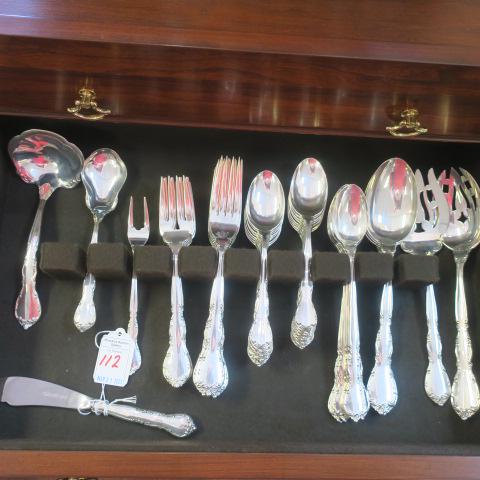 LUNT "Mignonette" Sterling Silver Flatware, 57 Pcs:: LUNT "Mignonette" Sterling Silver Flatware, 57 Pcs: Service for 8 Included Knives, Dinner and Salad Forks, Iced Tea Spoons, 16 Teaspoons, 3 Tablespoons, Pierced Tablespoon, Small Cold Meat Serving For