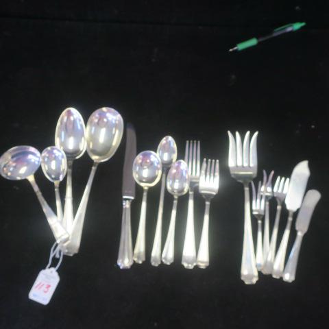 GORHAM "Fairfax" Sterling Silver Flatware, 80 Pcs:: GORHAM "Fairfax" Sterling Silver Flatware, 80 Pcs: Service for 8+ Includes, 8 Dinner and 9 Salad Forks, 8 Knives, 17 Teaspoons, 13 Iced Tea Spoons, 6 Tablespoons, 3 Cocktail Forks, Master Butter, 3 Fl