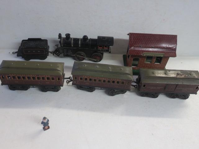 Antique BING COMPANY Wind-up Toy Train, CA 1910: (1 of 4)
