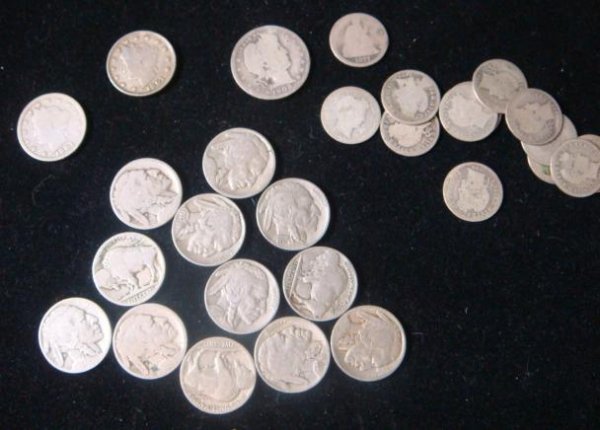 Lot of US BARBER Coins and Old Money:: Lot of US BARBER Coins and Old Money: 1902 Barber or Liberty Head Quarter, 12 Barber Dimes, Seated Liberty Dime 1877, 2 1901 Barber Nickels and 12 Buffalo Nickels. All Well Circulated.