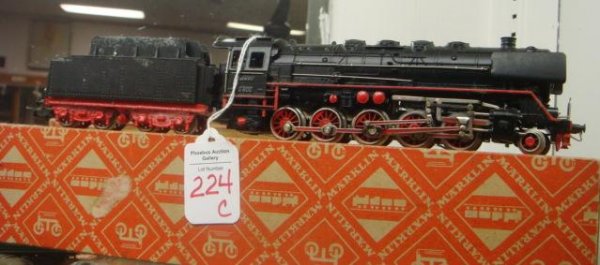 Vintage MARKLIN 1-5-0 ENGINE & TENDER: Vintage MARKLIN 1-5-0 ENGINE & TENDER Model G800, in Original Box. CA 1950, Very Good Condition, Some Coal has Fallen From Tender.