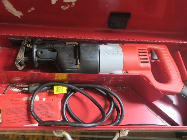 Heavy Duty MILWAUKEE SUPER SAWZALL Reciprocating Saw: (1 of 4)