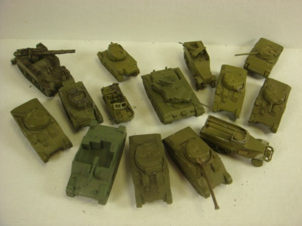 10 AUTHENTICAST Scale Models, US Vehicles WW II:: 10 AUTHENTICAST Scale Models, US Vehicles WW II: 1"=9' Scale Tank Models by Comet Metal Products Co. 4 x M-4 Sherman Tanks, Halftrack, M-3 Halftrack Tank Destroyer, M7 Priest, M18 TD, 75mm SP Motor Ca