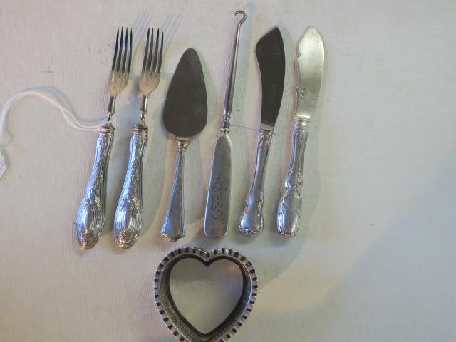 Five Sterling Handled Pieces, Button Hook, Heart: (1 of 5)