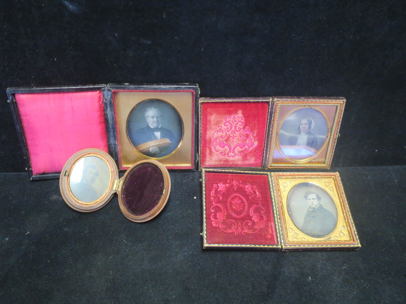 Four 19th Century Daguerreotypes in Traveling Cases: (1 of 3)
