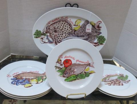 20th C. TUNISIE PORCELAINE 7 Piece Fish Set: (1 of 7)