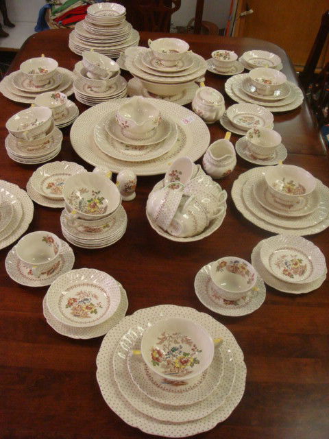 Large Set ROYAL DOULTON Grantham Pattern China: Large Set ROYAL DOULTON Grantham Pattern China: 111 Pieces Plus 2 Pair of S&P Shakers. 12 Each 10 1/4" and 8 1/4" Plates, 15" Platter, 9 1/2" Plate, 11 Bread Plates, 9 Fruit Bowls, 23 Saucers (1 Chip)