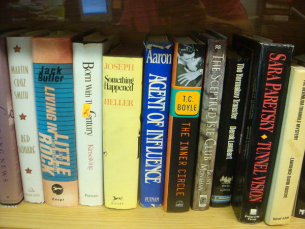 30 Late 20th C. Novels:: 30 Late 20th C. Novels: Norman Mailer, Joseph Heller, Herman Wouk, Ken Follett, Johanna Lindsey, Cold Mountain, Secrets, Carnival of Spies, Living in Little Rock, The inner Circle. Many First Editions
