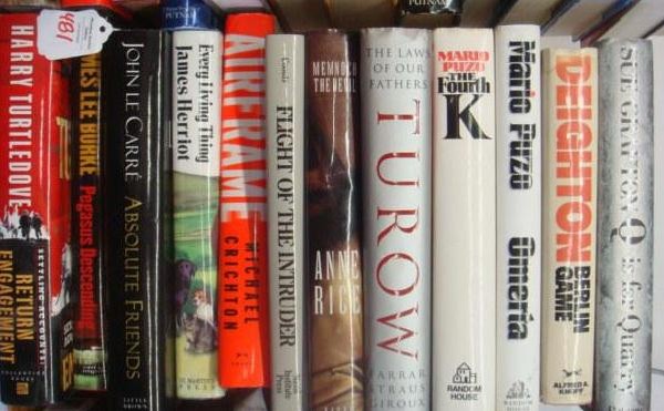 15 1st Editions of Late 20th Century Novels:: 15 1st Editions of Late 20th Century Novels: Crichton, John Le Carre, Anne Rice, Mario Puzo, Scott Turow, (50-100)