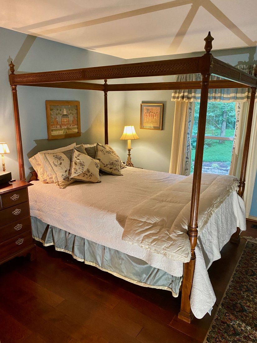 Mahogany Canopy Bedroom Set (1 of 3)