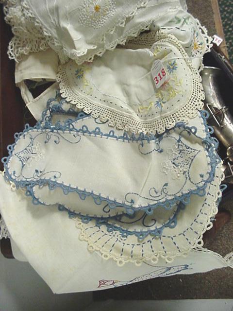 Vintage Crochet, Crewel and Embroidered Linens: Vintage Crochet, Crewel and Embroidered Linens: Includes Circular Crocheted Doilies, Table Runners, Crewel Apron, Doilies and Runners. Call 757 722-9210 for Detailed Condition Reports.