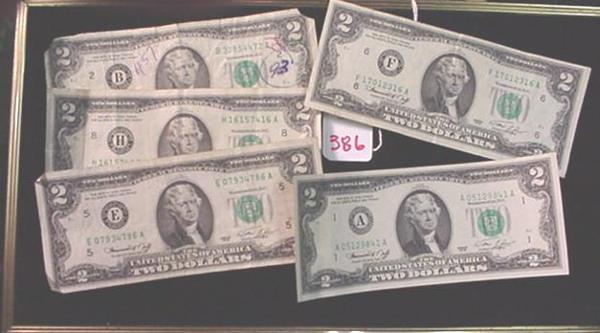 5 Two Dollar Bills Series 1976 Neff-Simon: 5 Two Dollar Bills Series 1976 Neff-Simon: Circulated, Boston, New York, Atlanta, Richmond and St Louis Districts. Various Conditions