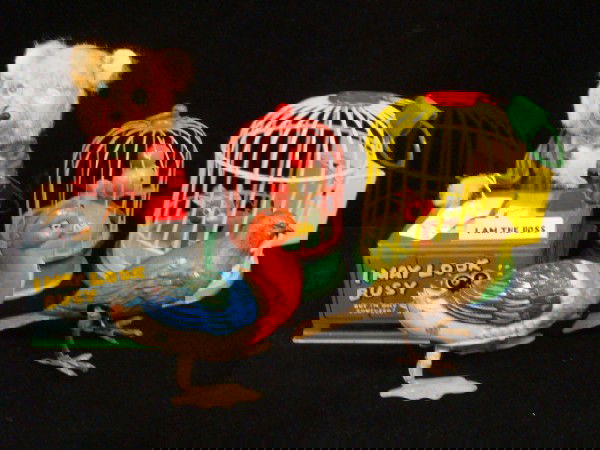 5 Battery and Wind Up Birds and Bear Toys: 5 Battery and Wind Up Birds and Bear Toys: Made in Japan Pigeon, Duck and Caged Birds Working. Tweets, Flies, Hops and Waddles. I Am The Boss Bear with Phone at Desk, D Battery, 8"T. (80-120)