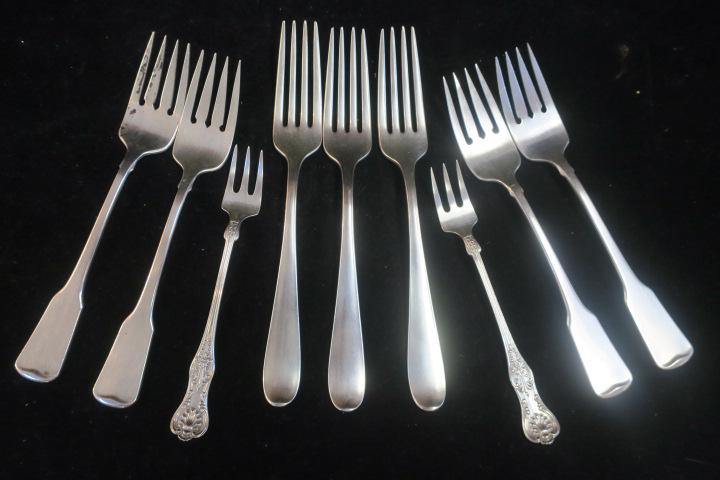 15 Pcs Assorted Sterling Silver Forks and Knife:: 15 Pcs Assorted Sterling Silver Forks and Knife: Four Gorham "Dolly Madison" 7" Forks, CA 1968, Five Oneida-Heirloom "American Colonial" 6 1/2" Salad Forks CA 1975-1996, Five Dominck & Haff "King" Coc