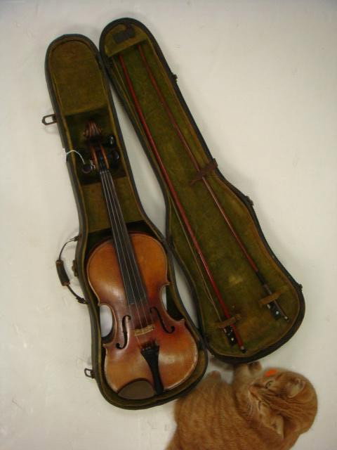 CONSERVATORY STRADIUARIUS Violin with 2 Bows and C: CONSERVATORY STRADIUARIUS Violin with 2 Bows and Case: Mark on Neck Indicates Made in Germany. Circa 1900-1930, Inside Sticker: Antonius Cremonensis, Faciebat Anno 17 (with 29 Hand Written). Brown Var