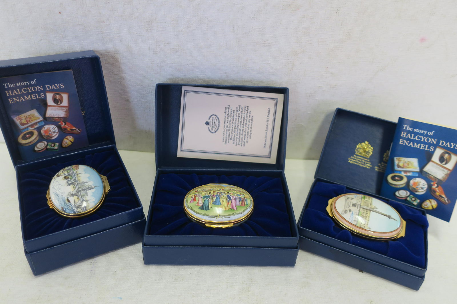 Three HALCYON DAYS ENAMELS Boxes; 19th Cent. England: (1 of 3)
