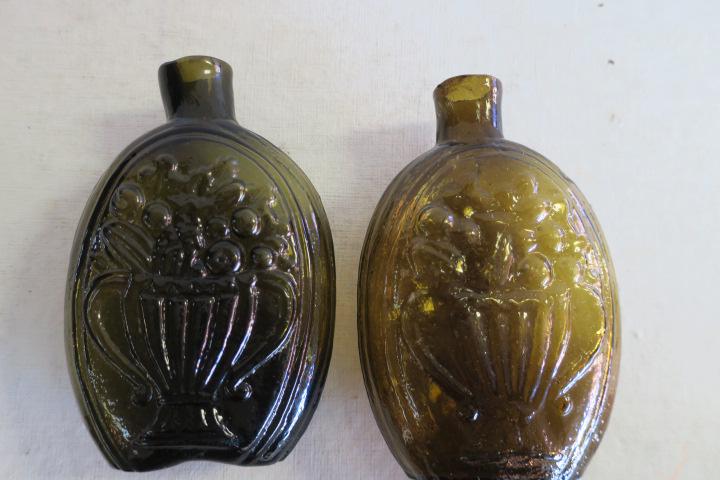 Cornucopia/Urn Flasks G111-4 CA 1825-1835: (1 of 5)