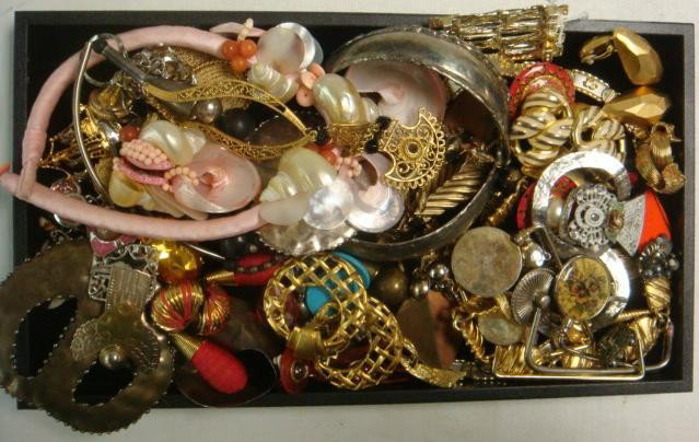Group of Costume and Exotic Fashion Jewelry:: Group of Costume and Exotic Fashion Jewelry: Includes Seashell Necklace and Earrings, Purse Hangers, Large Clip Earrings, Elephant Necklace and More. (100-200)
