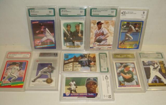 10 Graded Baseball Cards 10 to 8: 10 Graded Baseball Cards 10 to 8: Sammy Sosa, Bonds/Bonilla, Greg Maddux, Mike Piazza, Nolan Ryan, Mark McGwire, Juan Uribe(Rookie), Tony Gwynn, Jeff Bagwell (Rookie), Alfonso Soriano(Rookie). All in