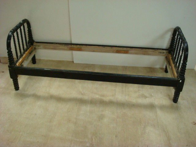 Black Spool Turned Youth Bed.: Black Spool Turned Youth Bed. (-)