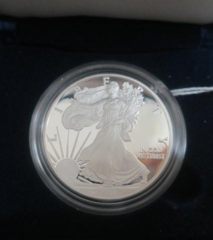 2011W AMERICAN EAGLE Proof .999 Silver Bullion Coin:: 2011W AMERICAN EAGLE Proof .999 Silver Bullion Coin: Excellent Condition, One Troy Ounce of 99.9% Pure Silver Bullion Coin. In US Mint Display Packaging with Certificate of Authenticity. Redbook Value