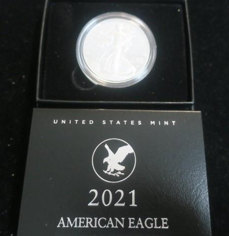 2021W AMERICAN EAGLE Proof .999 Silver Bullion Coin:: 2021W AMERICAN EAGLE Proof .999 Silver Bullion Coin: Excellent Condition. One Troy Ounce of 99.9% Pure Silver Bullion Coin. With Flying Eagle Reverse. In US Mint Display Package with Certificate of Au