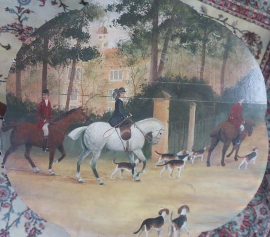 Hunt Motif Painted Lobed Pedestal Side Table: (1 of 5)