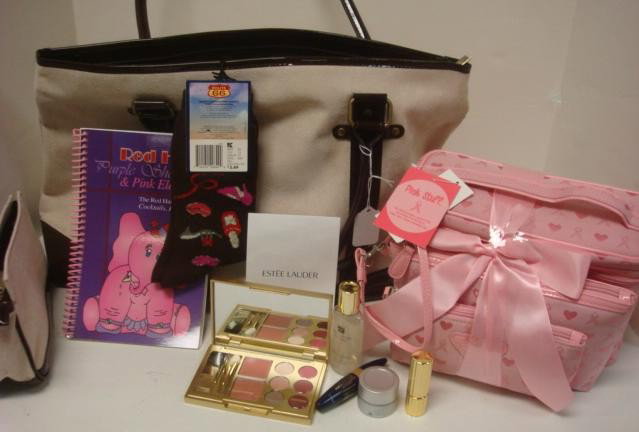ESTEE LAUDER Toto Bag with Makeup and Gifts:: ESTEE LAUDER Toto Bag with Makeup and Gifts: 3 Piece "Pink Stuff" Cosmetic Bags, Holiday Socks, Dust Covers, Red Hat Cook Book. Lauder Makeup Case. (100-200)